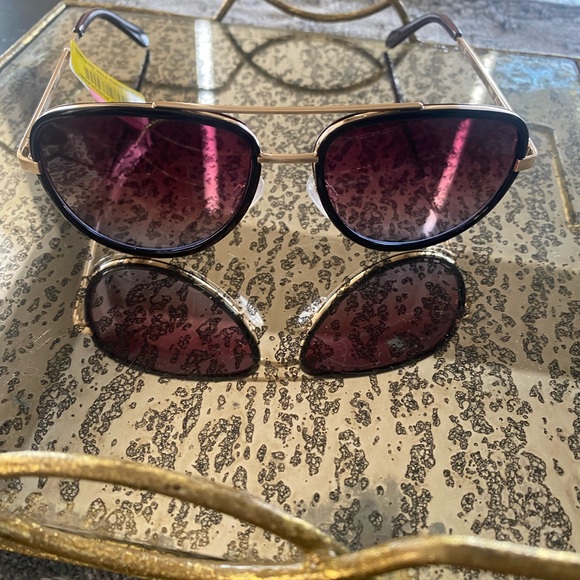 New Quay Australia Sunglasses with Gradient Burgundy Lenses main image 6